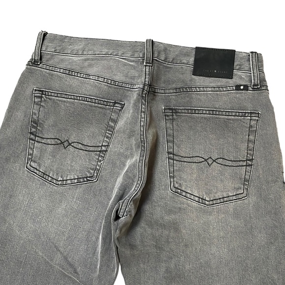 Lucky Brand Men’s 221 Original Straight-Leg Jeans - Picture 5 of 8